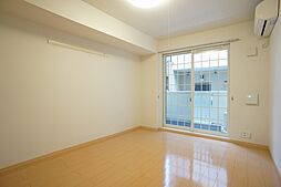 アクティフ 102 1階ワンルームのリビング/ダイニング