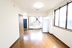 メゾン・シック 101 1階1LDKのリビング/ダイニング