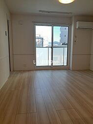 シャイン本町 301 3階1LDKのリビング/ダイニング