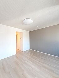 アウローラ 107 1階ワンルームのリビング/ダイニング