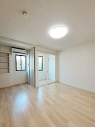 アウローラ 108 1階ワンルームのリビング/ダイニング