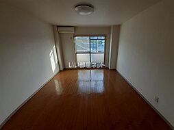 サウスキャッスル庄町 301 3階1Kのリビング/ダイニング