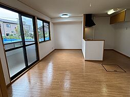 ハイツＲ 102 1階3LDKのリビング/ダイニング