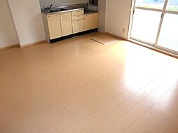 ヴィラージュルピナ　Ａ棟 101 1階2LDKのリビング/ダイニング