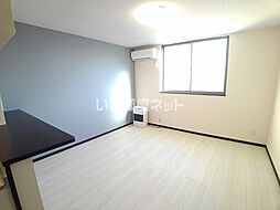 ブルジェオンA 102 1階1LDKのリビング/ダイニング