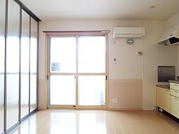 クレセント北峰　A棟 A201 2階2DKのリビング/ダイニング