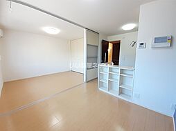 クリスタル・ガーデン 103 1階1DKのリビング/ダイニング