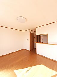 グレース・ガーデン・トミー 202 2階1LDKのリビング/ダイニング