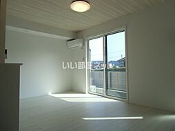 トリシアさくら 102 1階1LDKのリビング/ダイニング