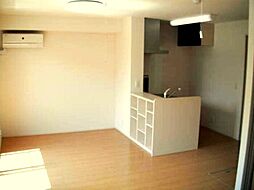 スリー・スター IV号館　Ａ 201 2階2LDKのリビング/ダイニング