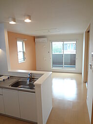 ブリアン・ヴェールIV 201 2階2LDKのリビング/ダイニング