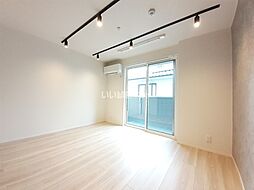 ダイヤモンドライフII 102 1階ワンルームのリビング/ダイニング