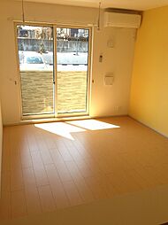 フォーリスト・パーク 103 1階1LDKのリビング/ダイニング