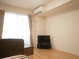 コスモポリタン 106 1階ワンルームのリビング/ダイニング