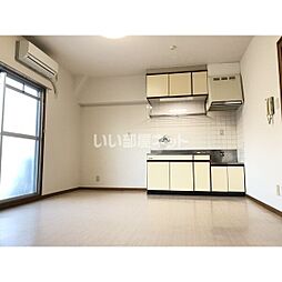 メゾン志賀 5階1LDKのリビング/ダイニング