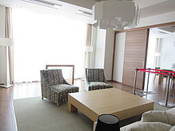 ザ・パークハウス西新宿タワー60 4507 45階2LDKのリビング/ダイニング