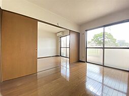 モイセスホワイトリバー 205 2階2DKのリビング/ダイニング