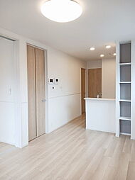 クィーン　レジデンス 201 2階2LDKのリビング/ダイニング