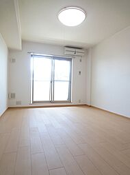 アグレイア 102 1階ワンルームのリビング/ダイニング