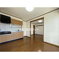 デラベリーテＡ 102 1階2DKのリビング/ダイニング