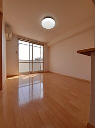 マンダリーナ 203 2階1LDKのリビング/ダイニング