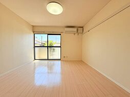 バルコリーヌ三本柳 205 2階1Kのリビング/ダイニング