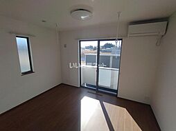 P.court 101 1階ワンルームのリビング/ダイニング