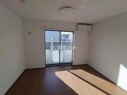 P.court 102 1階ワンルームのリビング/ダイニング