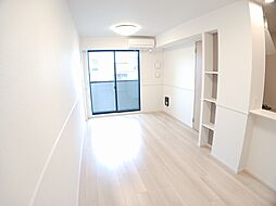 ファミリエ　I 102 1階1LDKのリビング/ダイニング