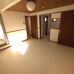 仙台市営南北線 泉中央駅 バス4分 高玉町公園前下車 徒歩3分の賃貸アパート 1階1DKのリビング/ダイニング