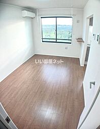 メゾンフェリシテ東根 208 2階1LDKのリビング/ダイニング