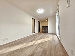 ジューンベリーガーデン 203 2階1LDKのリビング/ダイニング