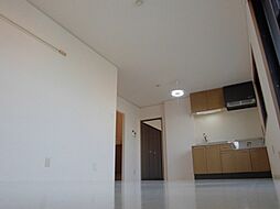 メゾンクレール 101 1階1LDKのリビング/ダイニング