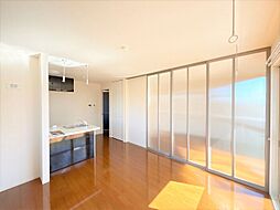 東武伊勢崎線 世良田駅 徒歩25分の賃貸アパート 2階2LDKのリビング/ダイニング