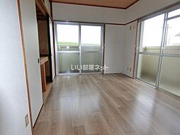 リーボンキャッスル 201 2階3LDKのリビング/ダイニング