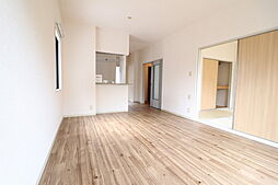 タイムII 102 1階2LDKのリビング/ダイニング