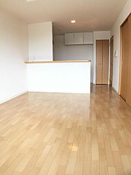 ファミリア 203 2階2LDKのリビング/ダイニング