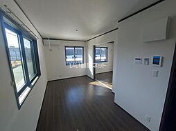 ル・メイユール尼沼C棟 203 2階ワンルームのリビング/ダイニング