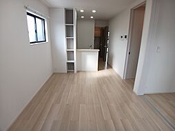 コンフィーエI 204 2階2LDKのリビング/ダイニング