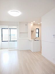 フィオーレＳＫ　III 205 2階1LDKのリビング/ダイニング