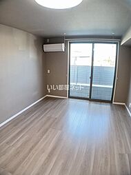 グリーンハウスII 103 1階ワンルームのリビング/ダイニング