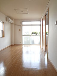 フリーデハイム 101 1階1LDKのリビング/ダイニング