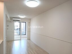 シュティル・ブリーゼＢ 102 1階1LDKのリビング/ダイニング