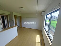 East Village III棟 106 1階1Kのリビング/ダイニング