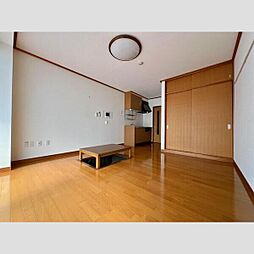 ロイヤルライフ虎丸 405 4階1Kのリビング/ダイニング