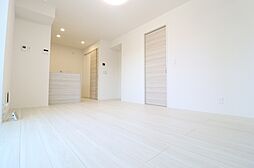 カスタリアVII 201 2階1LDKのリビング/ダイニング