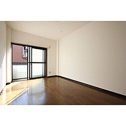 アーバンハイツ藤 102 1階1Kのリビング/ダイニング