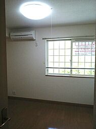 ジャン・セリューII　Ｃ 202 2階1LDKのリビング/ダイニング