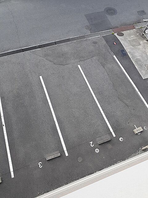 16 / 18