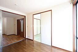 ラ・メゾン・モンテーニュ 201 2階3DKのリビング/ダイニング